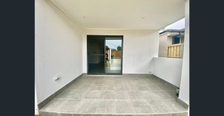 FOUR BEDROOM FAMILY HOME! - Photo 3