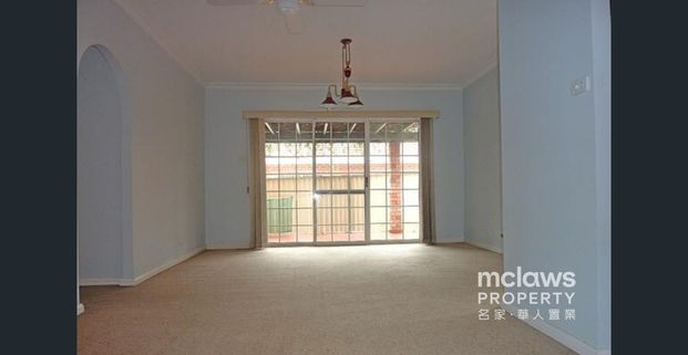 Stylish 3-Bed Unit in Prime Location - For Rent - Photo 1