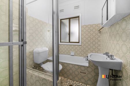 Move-In Ready! Freshly Renovated 3-Bedroom Home - Photo 4