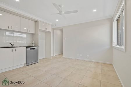 2BED HOME WITH LARGE FULLY FECED BACKYARD - Photo 4