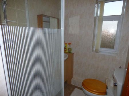 2 bedroom semi-detached house to rent - Photo 2