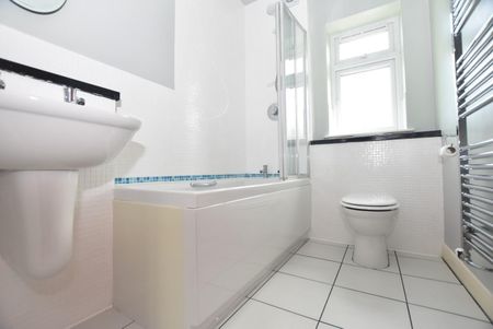 1 bedroom Flat To Let - Photo 5
