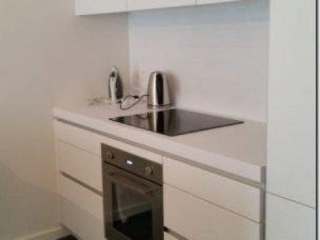 ETTERBEEK : APPARTEMENT MEUBLE 2 CHAMBRES - TERRASSE - PARKING - Etterbeek - Foto 5