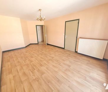 APPARTEMENT au 1er étage _ A LOUER _ MONTOIRE/ LOIR ( 41800)_ Libre... - Photo 1