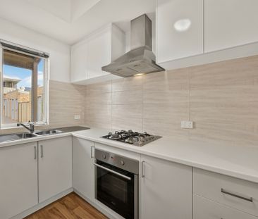 Modern Two-Bedroom Unit with Courtyard! - Photo 6