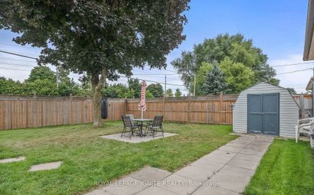 For Lease - 22 Billingsgate Crescent, Ajax, Ontario - Photo 3