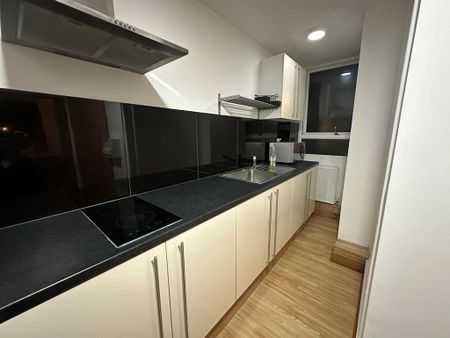 Queens Road Flat 2 - Photo 3