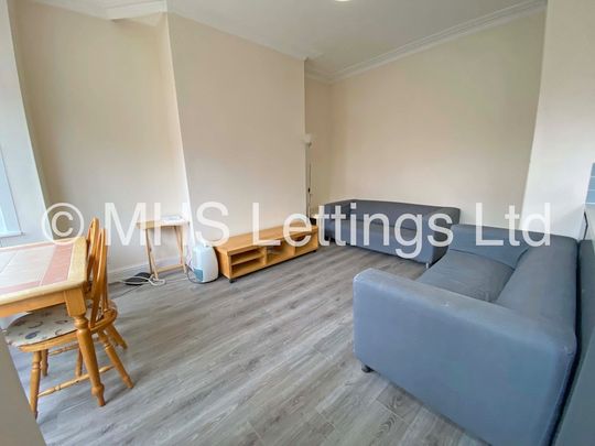 3 Bedroom Mid Terraced House for rent in Beechwood Mount - Photo 1