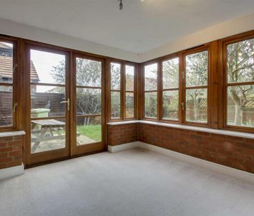 4 bedroom detached house to rent - Photo 4