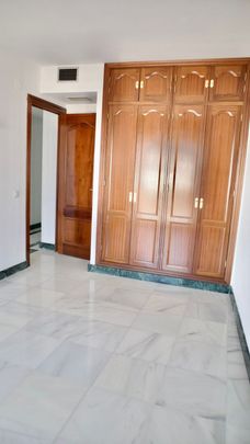 Middle Floor Apartment in Estepona - Photo 1