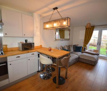 18 Whitehead Grove - £1,025 pcm - Photo 2