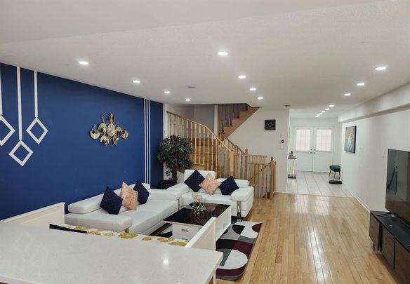 For Lease - 559 Candlestick Circle, Mississauga, Ontario - Photo 1