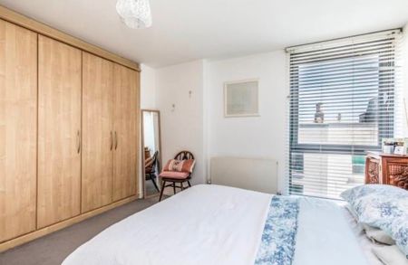 2 Bed Flat, Walk House, BN1 - Photo 2