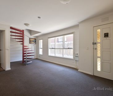 2/17 Barkly Street, Brunswick East - Photo 1