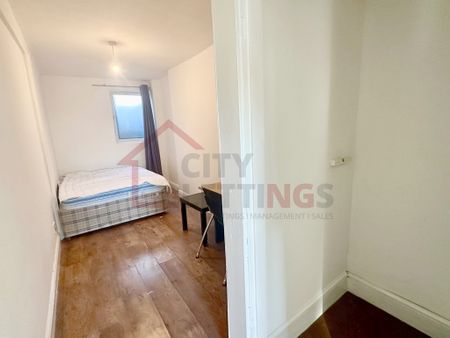 3 Bedroom Flat - Photo 4