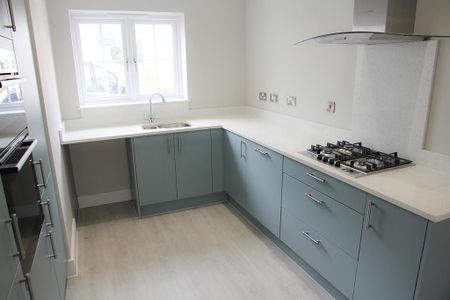 3 bedroom semi-detached house to rent - Photo 5