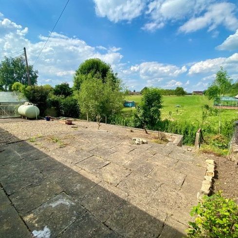 The Bight, Pershore, WR10 - Photo 1