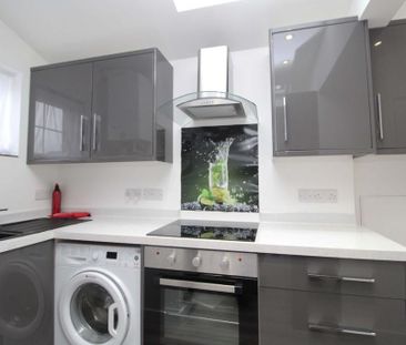 2 bedroom terraced house to rent - Photo 5