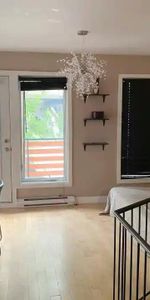Great 2 bedroom condo. 2 floors. Amazing location. - Photo 4