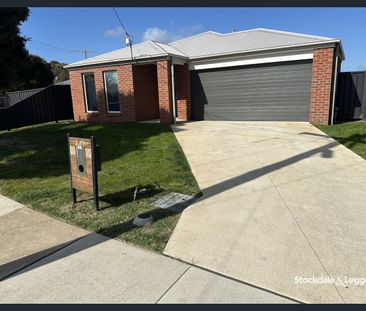 MODERN FAMILY LIVING - Photo 6