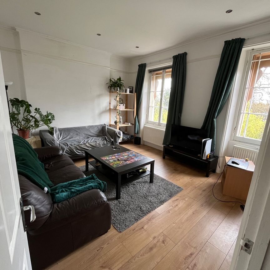4 Bed Flat, Brixton Hill, SW2 - Photo 1