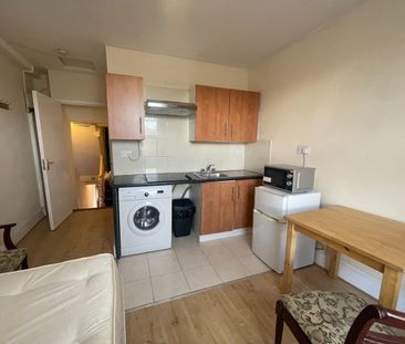 Studio Flat, Station Road, E12 - Photo 3