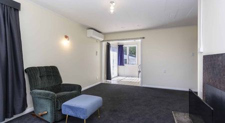 Spacious 2 bedroom home! - Photo 2
