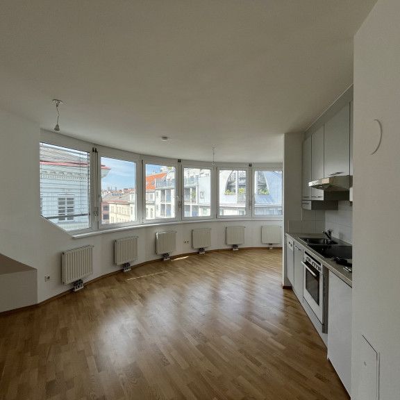 2 Zimmer Dachgeschoßwohnung in bester Lage - 1050 Wien! - Photo 1