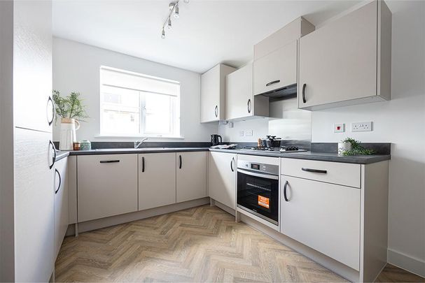 3 bedroom semi-detached house to rent - Photo 1