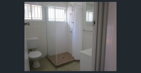 Charming Two-Bedroom Unit with Private Courtyard in the Heart of Coorparoo - Photo 5