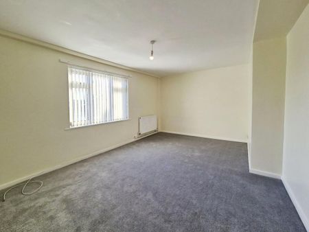 2 bedroom maisonette to rent - Photo 3