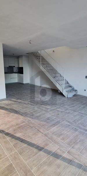 MODERN AND ELEGANT - Photo 1