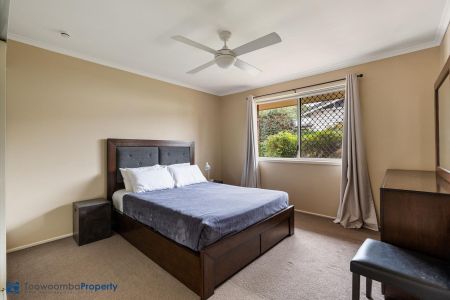 East Toowoomba Convenience Living - Water and Electricity Included! - Photo 3