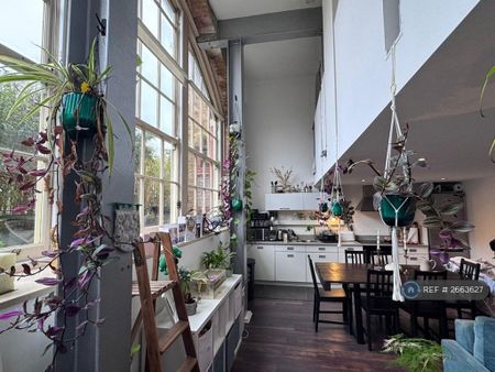 2 bedroom flat to rent - Photo 2