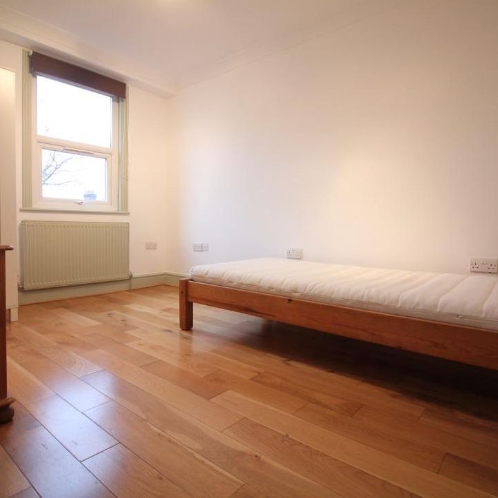 Aldenham Drive, Uxbridge - Photo 1