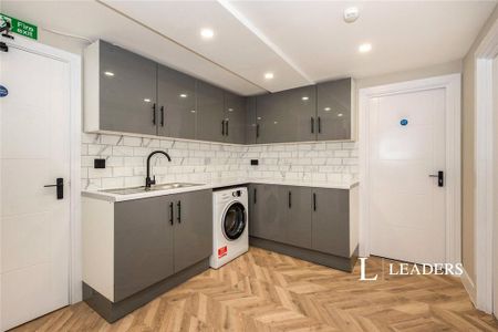 House share to rent - Photo 4