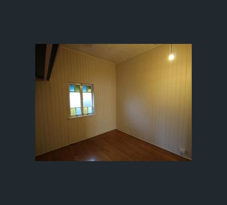 16 Albert Street, Rockhampton City, Qld 4700 - Photo 3