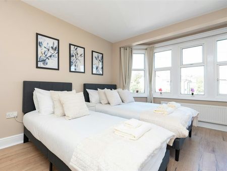 Studio flat to rent on - Photo 2