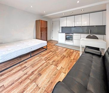 Studio to rent - Photo 2