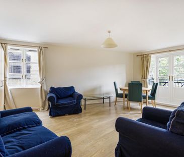 2 bedroom flat to rent - Photo 2