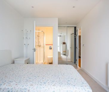 3 bedroom flat to rent - Photo 4