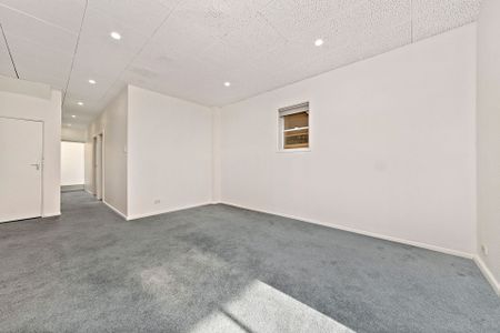 Ground Floor Apartment with Large Terrace - Photo 5