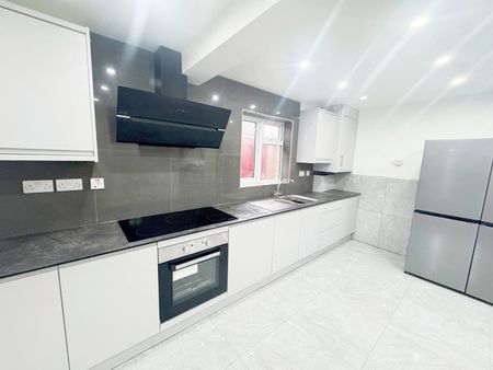 Room in a Shared House, Stothard Road, BS7 - Photo 4