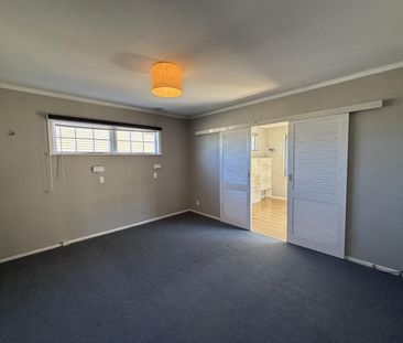 Spacious family home - Photo 5