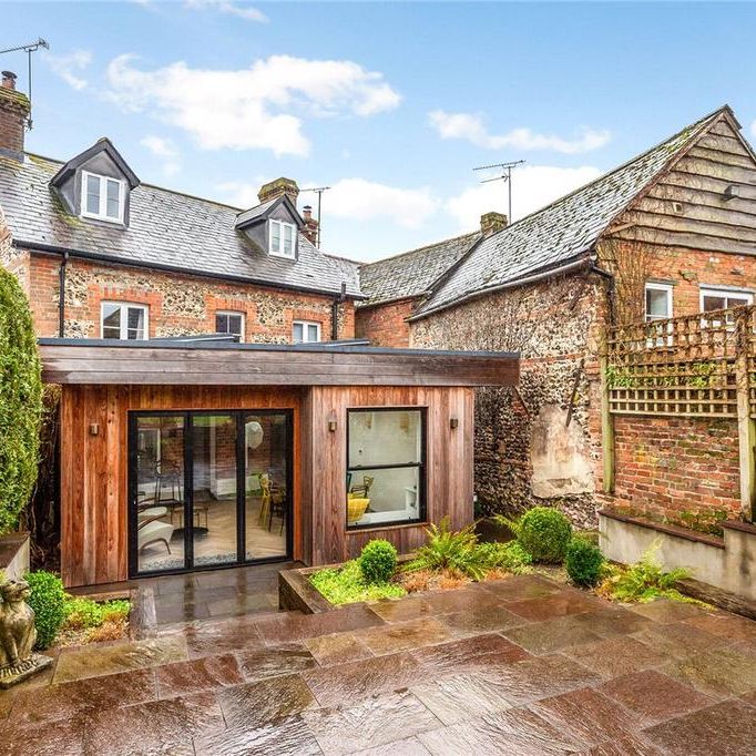 4 bedroom detached house to rent - Photo 1
