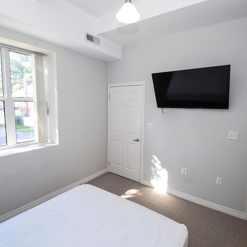 For Lease - 6365 DRUMMOND Road Unit# 114, Niagara Falls, Ontario - Photo 1