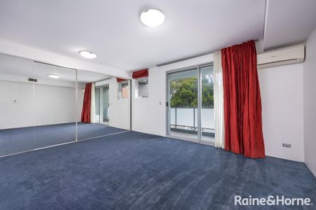 1/241 King Street, Mascot, NSW 2020 - Photo 4