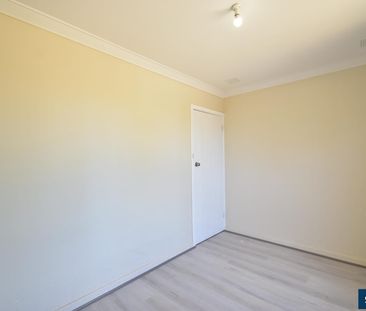 Charming Cottage for Lease in Camillo Brand New Flooring - Photo 5