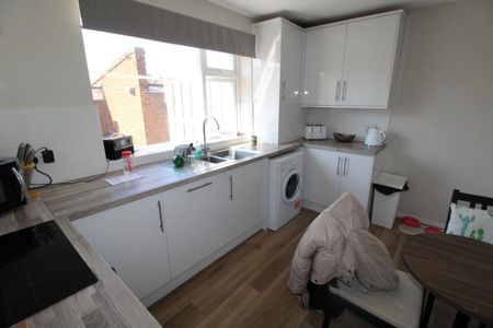 2 bedroom maisonette to rent - Photo 5