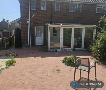1 bedroom in a house share to rent - Photo 4